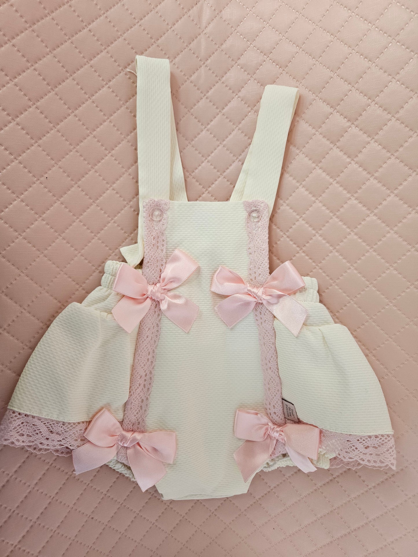 Girls 3-6 Months White with Pink Bows and Lace Detal