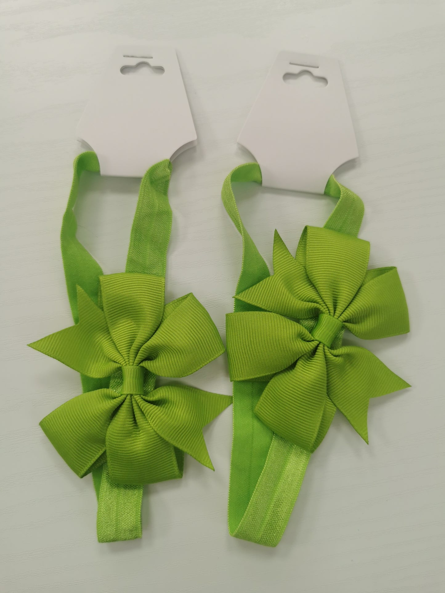 Girls single Hairband with Bow Pretty in Green