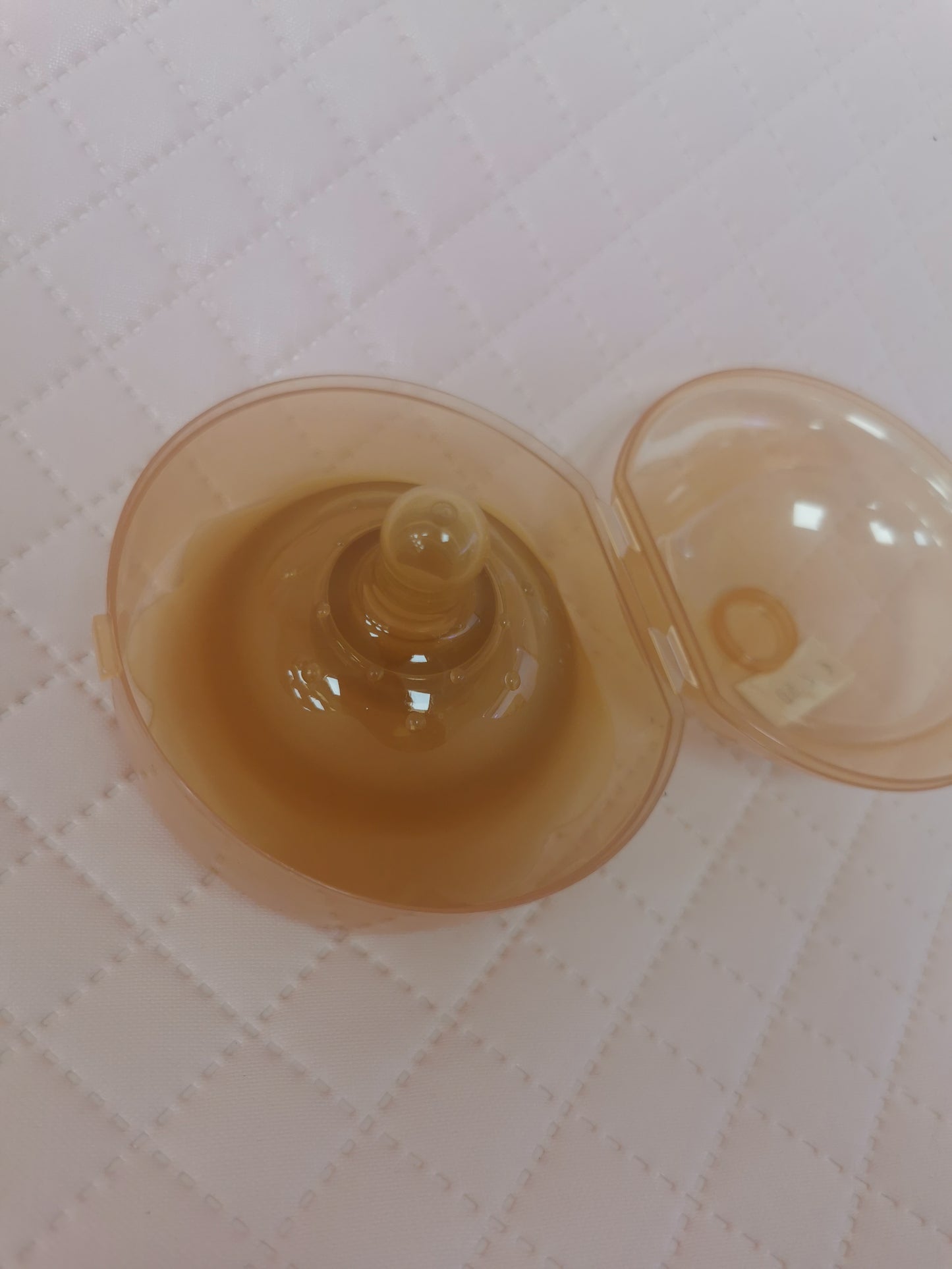 Nipple shields